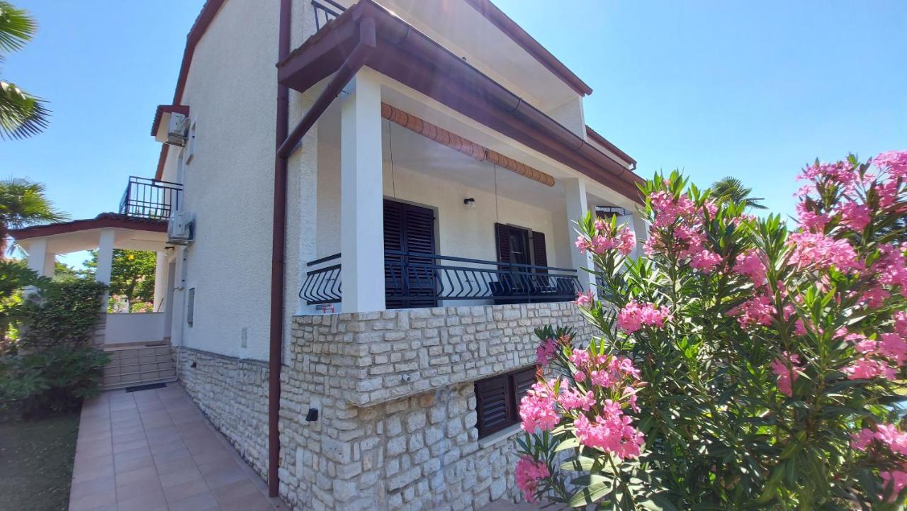 Apartments Nina, Pinta & Santa Maria Nova Vas  Exterior photo